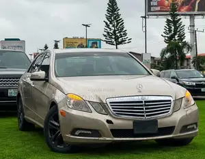 Mercedes-Benz E350 Base 4dr Sedan RWD (3.5L 6cyl 7A) 2009 Gold