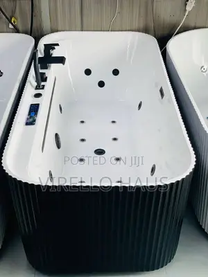 White Black Jacuzzi Bathtub