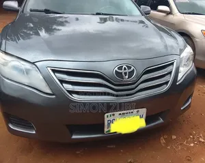 Toyota Camry LE 4dr Sedan (2.5L 4cyl 6AM) 2010 Gray
