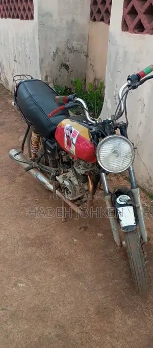 TVS King Cargo 2019 Red
