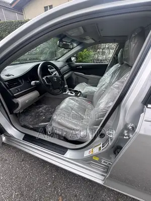 Toyota Camry XLE V6 4dr Sedan (3.5L 6cyl 6A) 2013 Silver