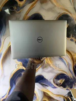 Laptop Dell Precision 5520 8GB Intel Core i7 SSD 512GB