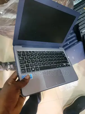 Laptop Asus 4GB Intel SSD 60GB