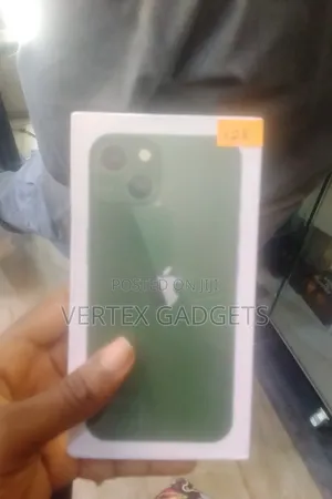 New Apple iPhone 13 128 GB Green