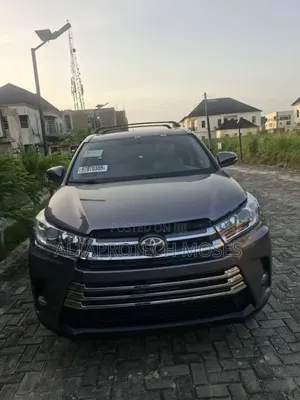 Toyota Highlander XLE 4dr SUV AWD (3.5L 6cyl 6A) 2015 Gray
