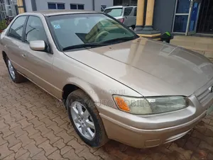 Toyota Camry Automatic 1999 Gold
