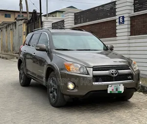 Toyota RAV4 2011 Brown
