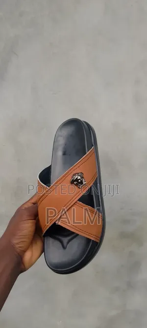 Quality Fashion Slippers for Men Women – Durable Comfortable