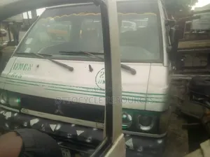 Mitsubishi L300 1983 Silver