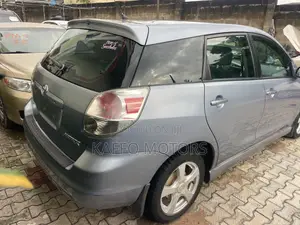 Toyota Matrix XR Hatchback FWD (1.8L 4cyl 4A) 2006 Blue