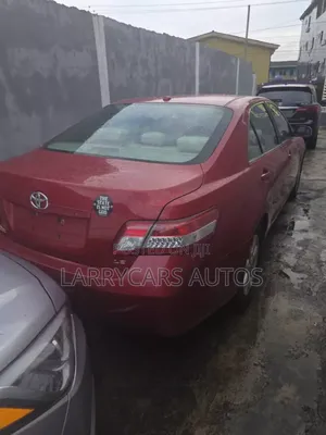 Toyota Camry LE 4dr Sedan (2.5L 4cyl 6A) 2011 Red