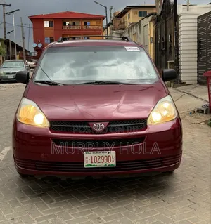 Toyota Sienna 2003 Red