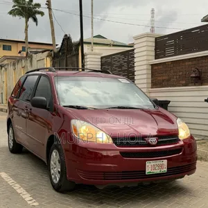 Toyota Sienna 2003 Red