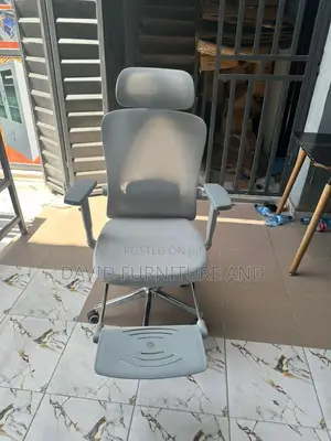 Gray Office Chair With Footrest