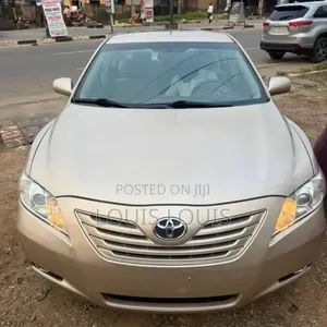 Toyota Camry XLE V6 4dr Sedan (3.5L 6cyl 6AM) 2008 Gold