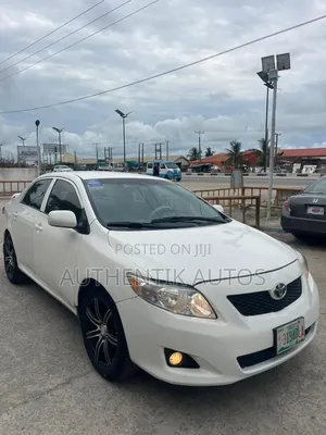 Toyota Corolla 2009 White