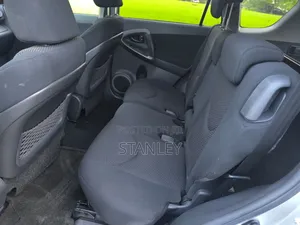 Toyota RAV4 2011 Silver