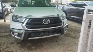 Toyota Hilux 2025 Gray