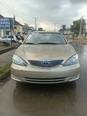 Toyota Camry LE 4dr Sedan (2.4L 4cyl 4A) 2004 Gold