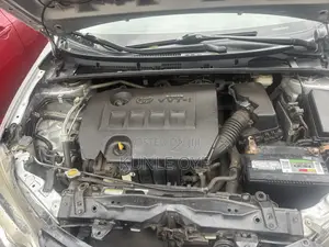 Toyota Corolla LE 4dr Sedan (1.8L 4cyl CVT) 2015 Silver