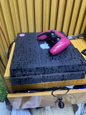 PS4 Fat With 2 Pads and 3 Games