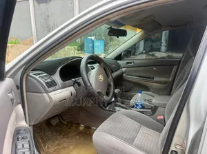Toyota Camry 2025 Silver