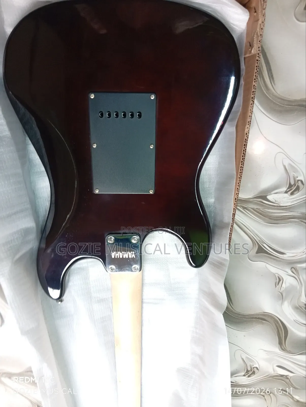 Yamaha 6 Strings Electric Lead Guitar.