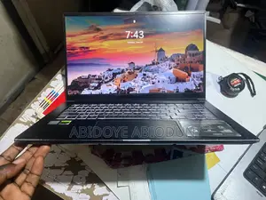 Laptop MSI Prestige 16 AI Studio 16GB Intel Core i7 SSD 512GB