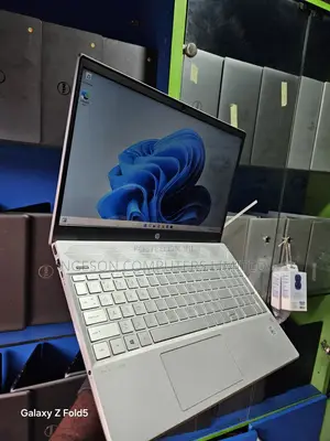 Laptop HP Pavilion 15-cs3063cl 8GB Intel Core i5 SSD 256GB