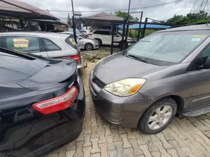 Toyota Sienna 2005 Gray