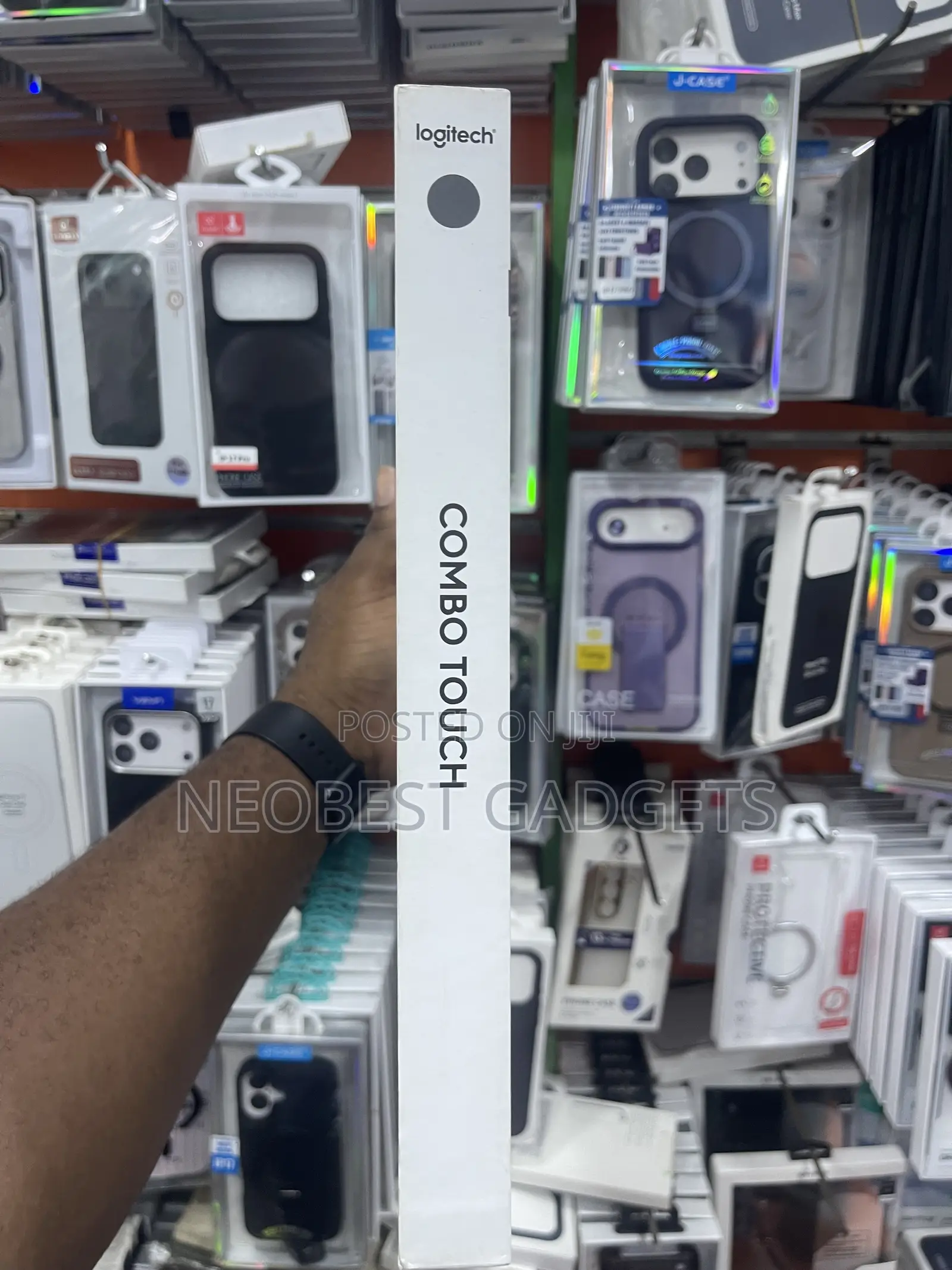 Logitech Combo Touch iPad Pro 13