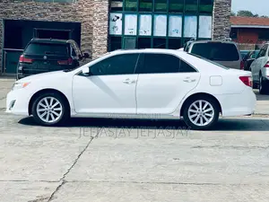 Toyota Camry XLE 4dr Sedan (2.5L 4cyl 6A) 2014 White