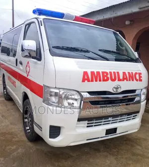 Toyota HiAce 2015 White
