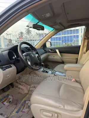 Toyota Highlander SE 2012 Gray