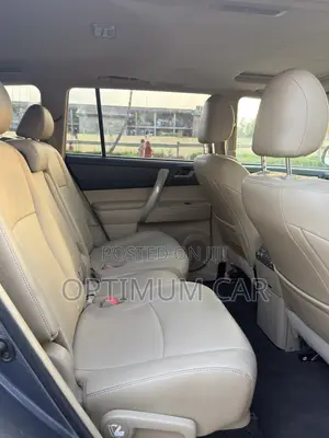 Toyota Highlander SE 2012 Gray