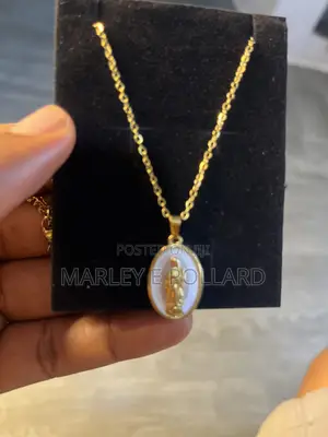 Mother Mary 18kt Gold Miraculous Medal Necklace