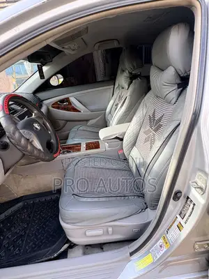 Toyota Camry LE 4dr Sedan (2.5L 4cyl 6AM) 2010 Silver