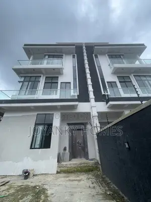 5bdrm Duplex in Hossana, Ago Palace for sale