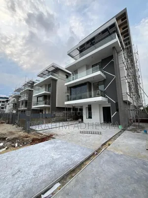 5bdrm Duplex in Banana Island for sale