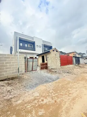 4bdrm Duplex in Ikorodu Road / Ilupeju for sale