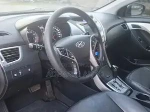 Hyundai Elantra Limited Sedan FWD (1.8L 4cyl 6A) 2013 Beige