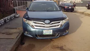 Toyota Venza LE 2010 Blue