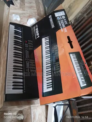 Yamasound PSR -E921 Complete 61 Keys for Learning Keyboard