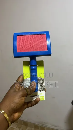 Nunbell Self Cleaning Slicker Brush