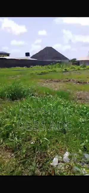 333sqm Half Plot Land for Sale in Bogije