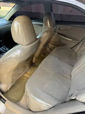 Toyota Corolla 2010 Gold