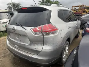Nissan Rogue SV FWD 2016 Silver
