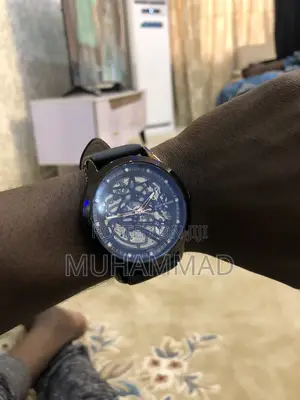 Clean Keep Moving Skeleton Mechanical Wristwatch