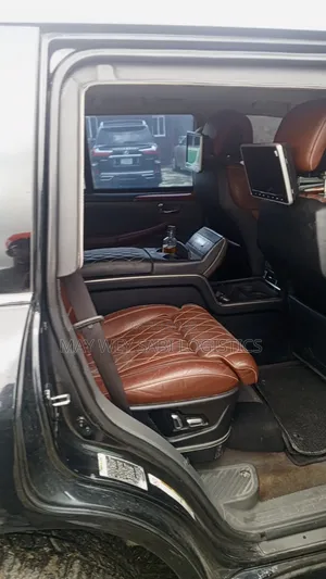 Lexus LX 570 2010 Black