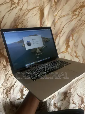 New Laptop Apple MacBook Pro 2015 16GB Intel Core i7 SSHD (Hybrid) 1T